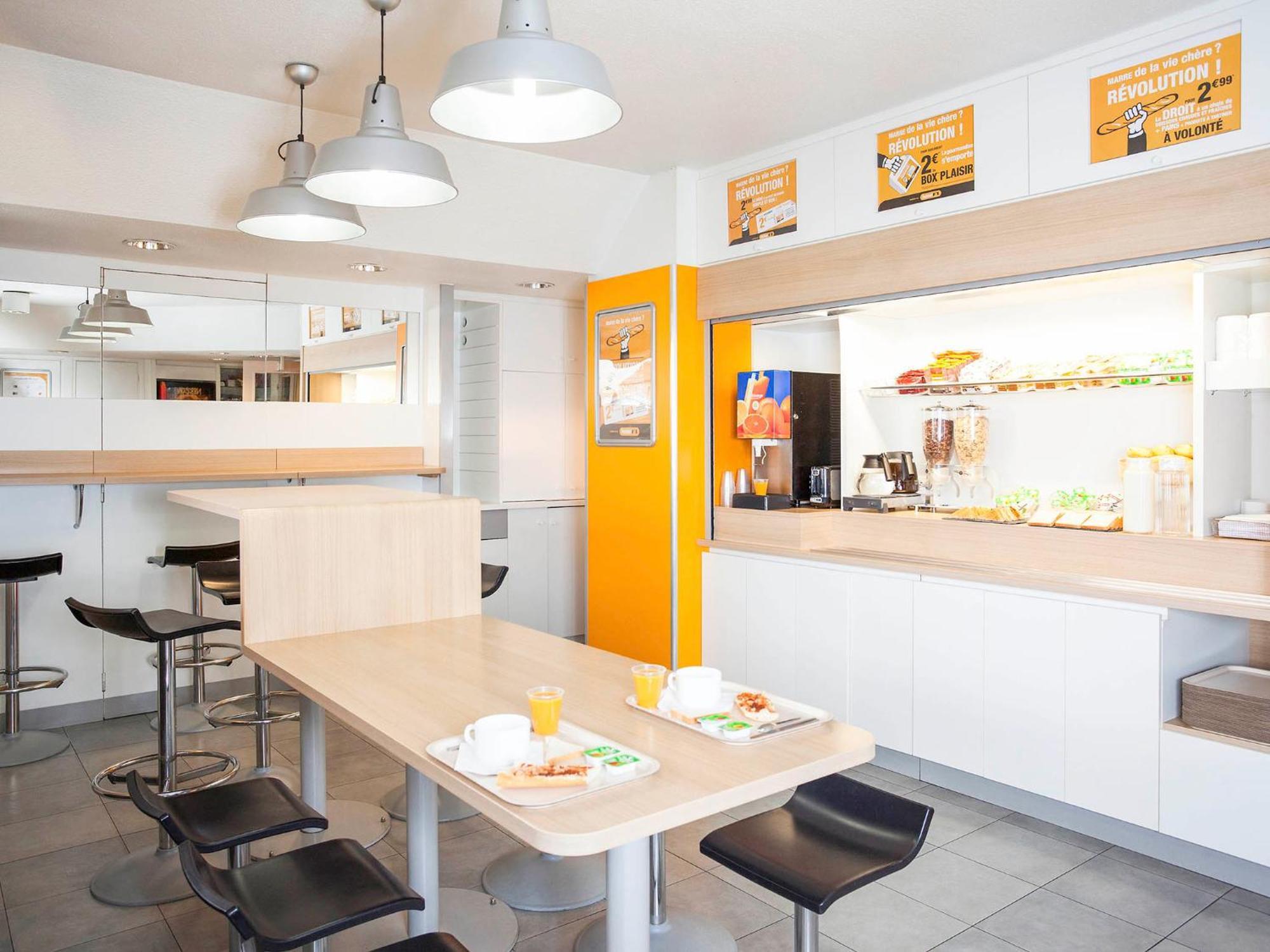 Tip Hotel Cambrai Ex Hotel F1 ภายนอก รูปภาพ