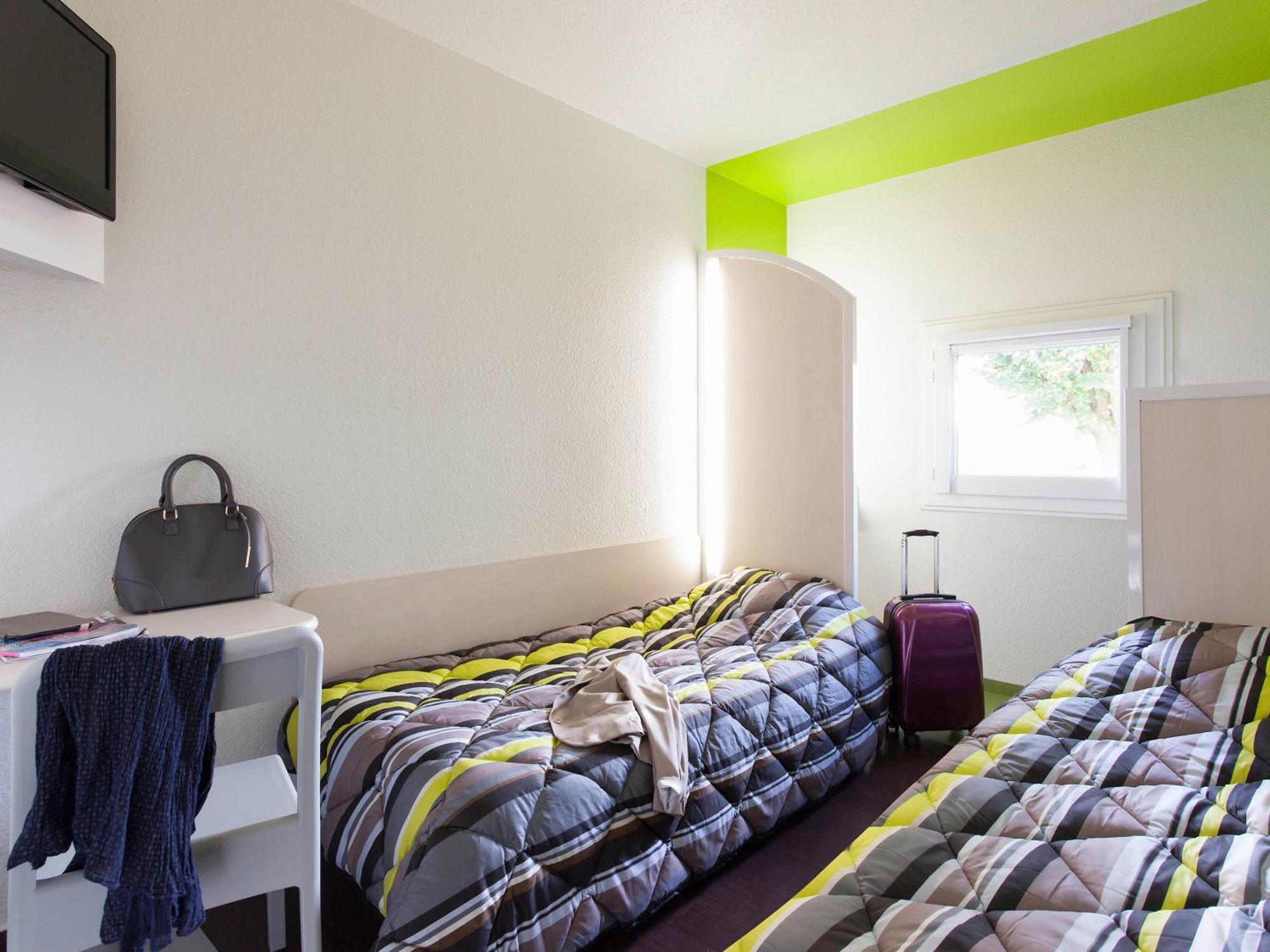 Tip Hotel Cambrai Ex Hotel F1 ภายนอก รูปภาพ