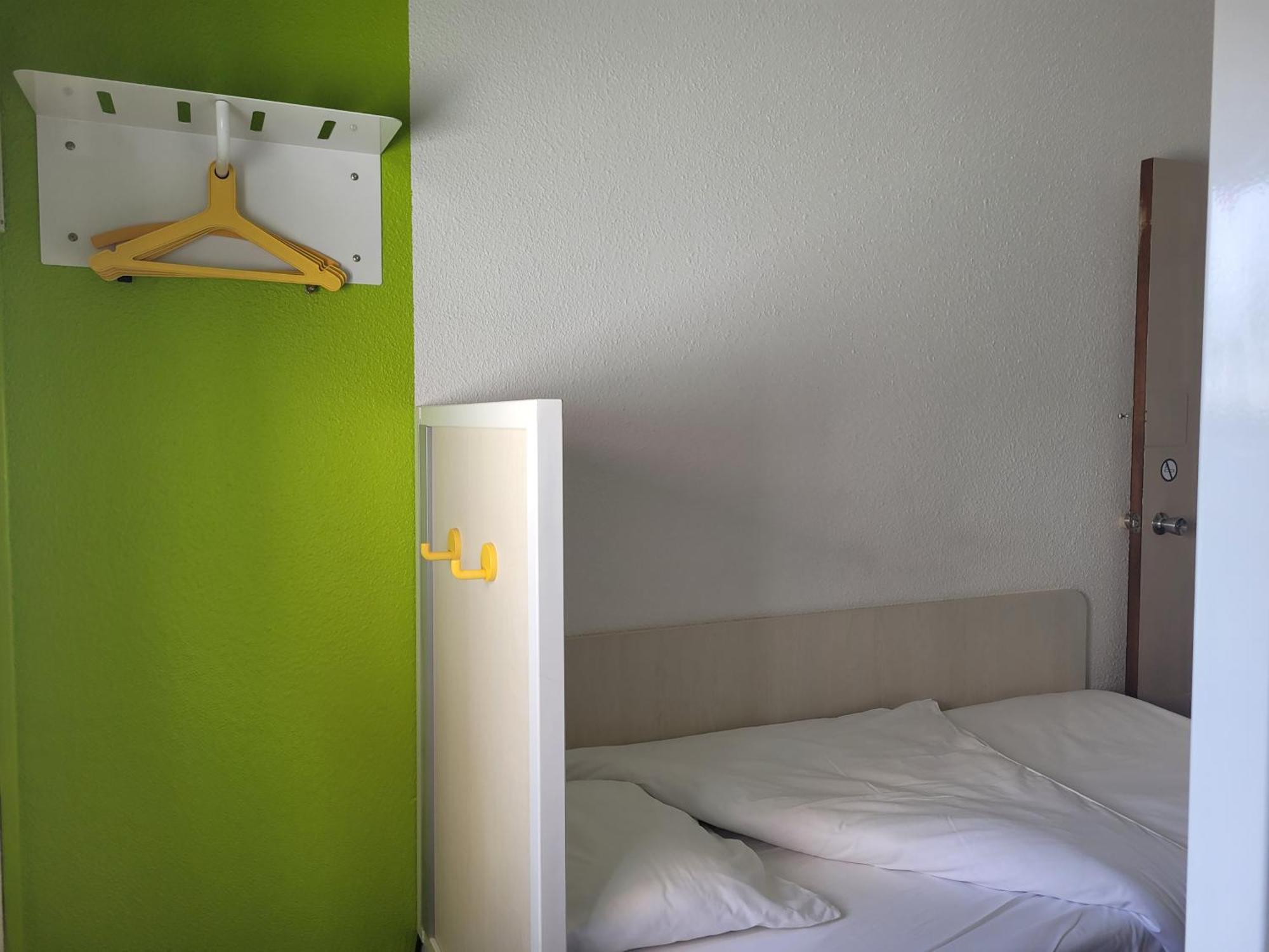 Tip Hotel Cambrai Ex Hotel F1 ภายนอก รูปภาพ