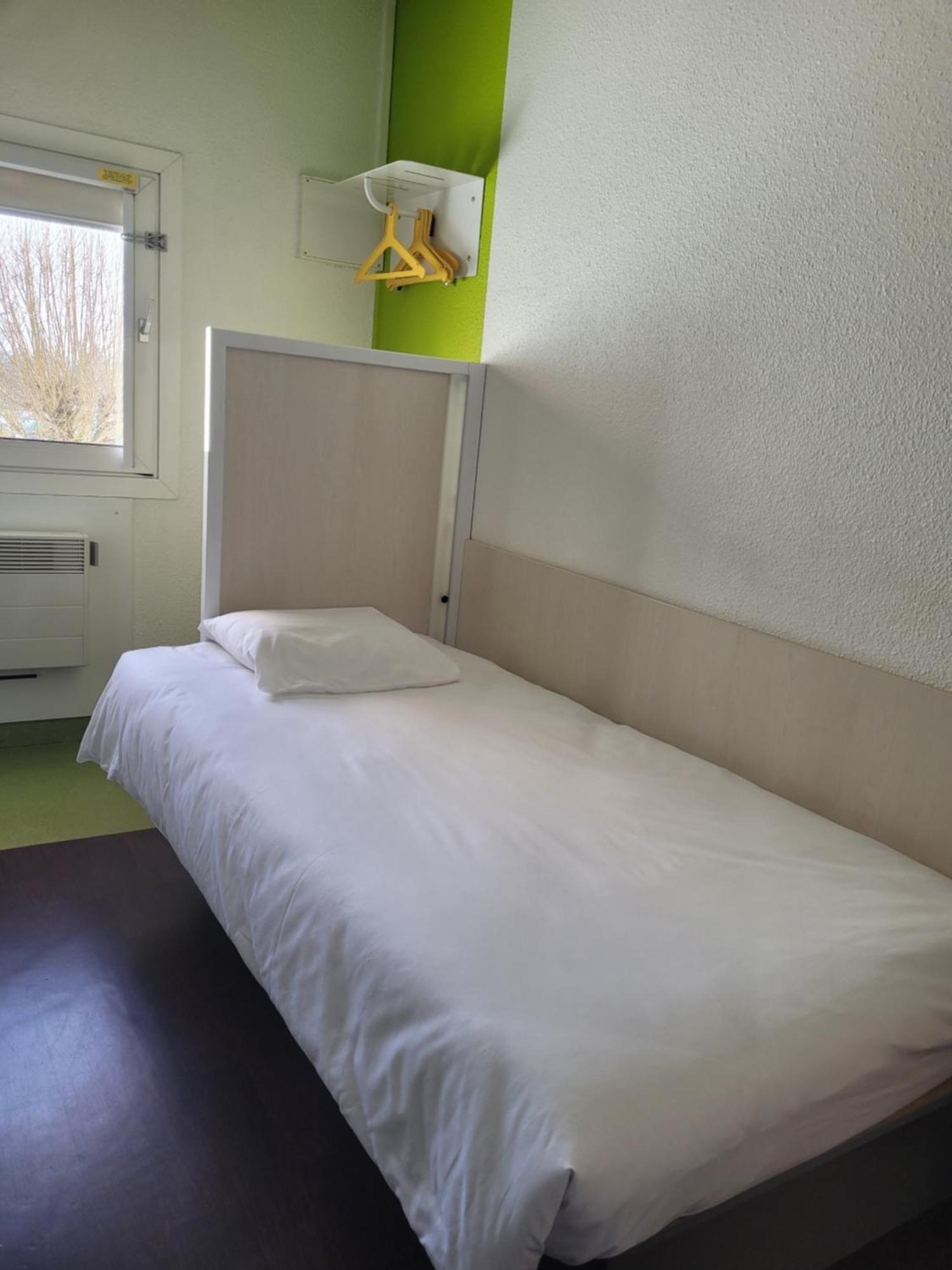 Tip Hotel Cambrai Ex Hotel F1 ภายนอก รูปภาพ