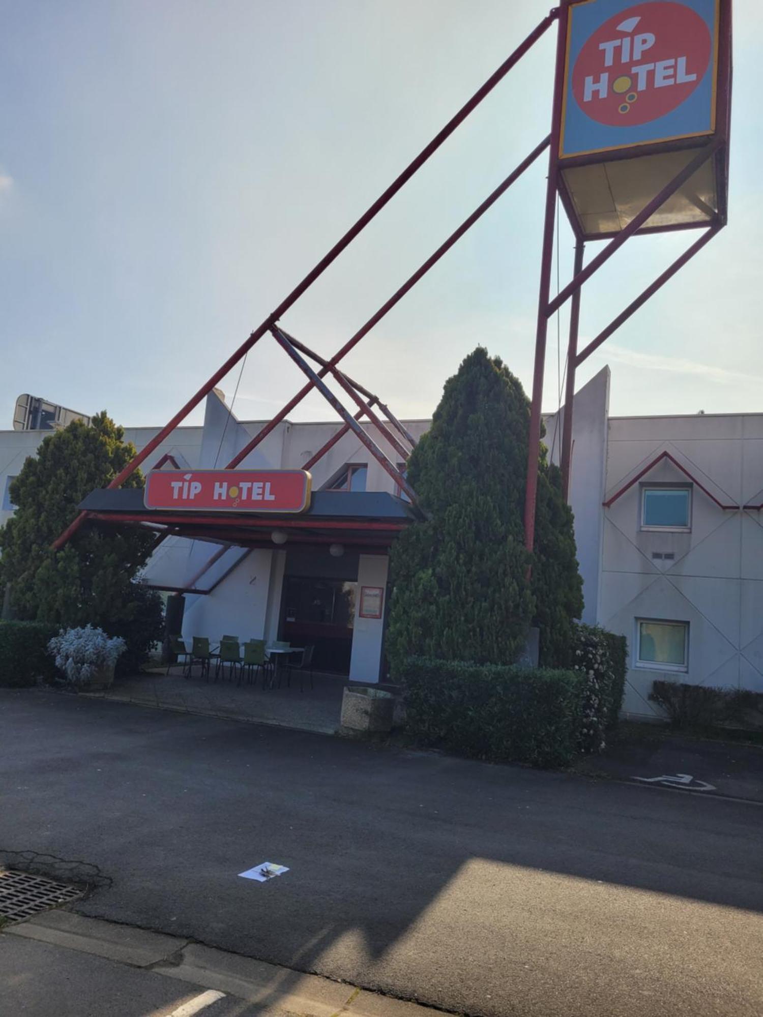 Tip Hotel Cambrai Ex Hotel F1 ภายนอก รูปภาพ